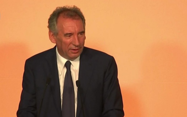 Avec sa démission, Bayrou dit retrouver sa "liberté" en restant "à côté du président"