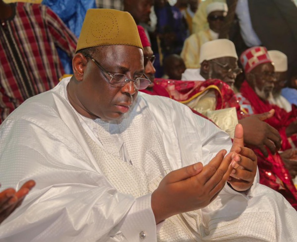 Pris par la "mère des batailles ", Macky Sall n'est pas sorti du Palais pour la prière du Vendredi durant ce mois de Ramadan Pris par la "mère des batailles ", Macky Sall n'est pas sorti du Palais pour la prière du Vendredi durant ce mois de Ramadan