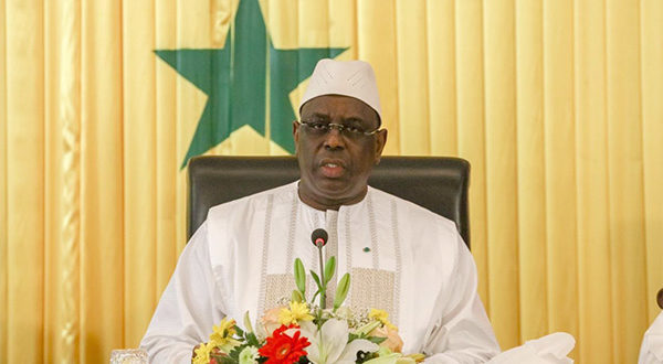 Macky Sall aux femmes de son parti: "Je n'ai rien à vous dire (...) Je vous reçois et vous vous attardez sur des futilités (...)" Macky Sall aux femmes de son parti: "Je n'ai rien à vous dire (...) Je vous reçois et vous vous attardez sur des futilités (...)"
