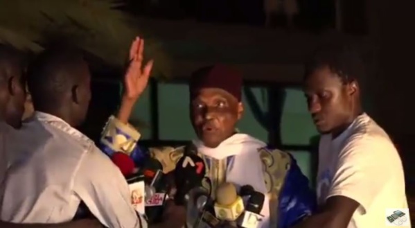 Vidéo – Abdoulaye Wade : « Vous êtes des millions aujourd’hui à m’accueillir… et je ne veux plus entendre qu’on me… » Vidéo – Abdoulaye Wade : « Vous êtes des millions aujourd’hui à m’accueillir… et je ne veux plus entendre qu’on me… »