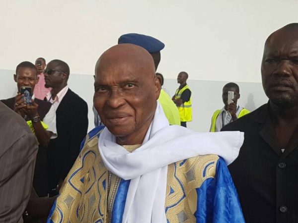 Mbacké promet de réserver un accueil triomphal à Wade et d’effacer le passage de Dionne Mbacké promet de réserver un accueil triomphal à Wade et d’effacer le passage de Dionne