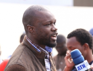 Ousmane Sonko, tête de liste de la coalition Ndawi Askan Wi : « Voter pour Bby, c’est cautionner la gouvernance scandaleuse de Macky Sall » Ousmane Sonko, tête de liste de la coalition Ndawi Askan Wi : « Voter pour Bby, c’est cautionner la gouvernance scandaleuse de Macky Sall »