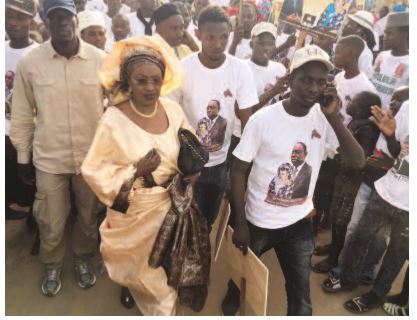 Arrivée du PM : Me Nafissatou Diop gagne le pari de la mobilisation Arrivée du PM : Me Nafissatou Diop gagne le pari de la mobilisation