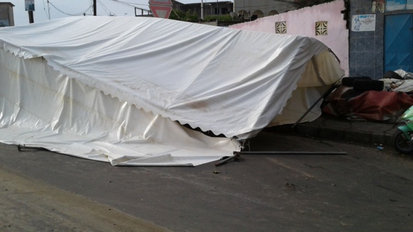 Arrêt sur image! Regardez les abris de vote de Cheikh Anta Diop à Pikine Ouest Arrêt sur image! Regardez les abris de vote de Cheikh Anta Diop à Pikine Ouest