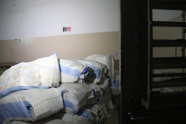 Le vote n'a pas démarré dans les bureaux de vote du stade Demba Diop Le vote n'a pas démarré dans les bureaux de vote du stade Demba Diop