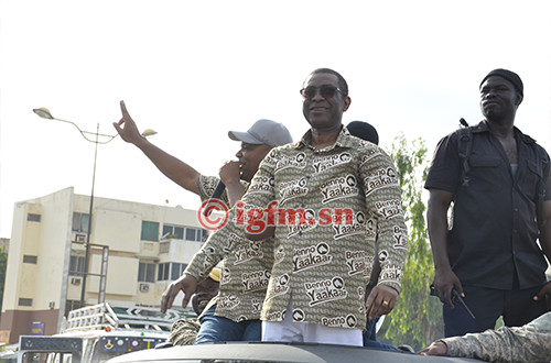 "Après la proclamation des résultats, que le vainqueur soit félicité et le Sénégal continue". Dixit Youssou Ndour "Après la proclamation des résultats, que le vainqueur soit félicité et le Sénégal continue". Dixit Youssou Ndour