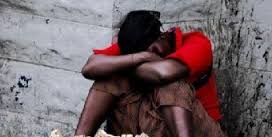 Bastonnée pour avoir dormi chez son petit ami : Une fille de 14 ans tente de se suicider avec de l’eau de Javel