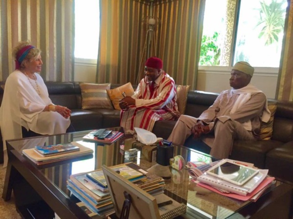 ​Sheikh Alassane Sène reçu par le couple Wade. Que trame le guide religieux?