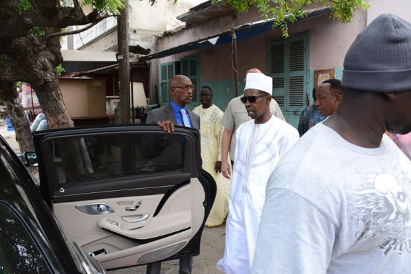 Condoléances – Cheikh Amar chez le Directeur de publication de Dakarposte
