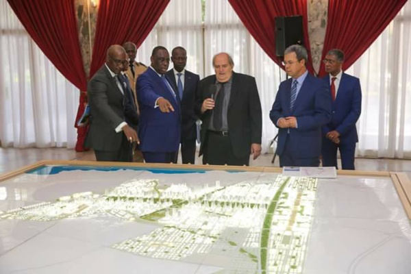 Cité des Affaires: Le projet présenté au Pr Macky Sall Cité des Affaires: Le projet présenté au Pr Macky Sall