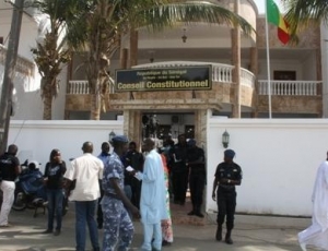 Prolongation du scrutin législatif : bagarre des sièges devant le Conseil constitutionnel Prolongation du scrutin législatif : bagarre des sièges devant le Conseil constitutionnel