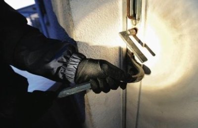 Cambriolage à Saint louis – La police capte un des auteurs Cambriolage à Saint louis – La police capte un des auteurs