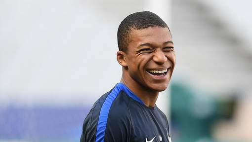 Mbappé débarque en prêt au PSG