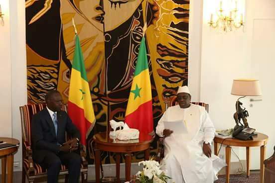 Les images du Pm Dione remettant sa lettre de démission au Pr Macky Sall Les images du Pm Dione remettant sa lettre de démission au Pr Macky Sall