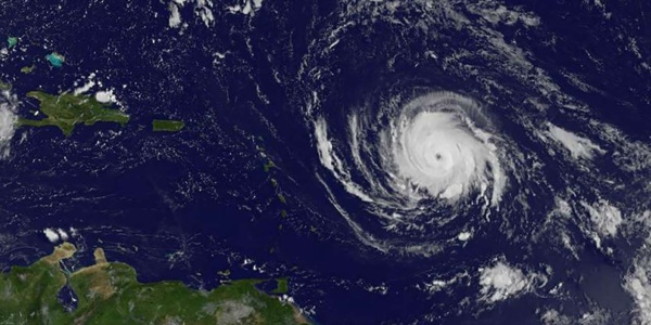 © @ AFP A 14 h, heure française, Irma se trouvait à 440 kilomètres à l'Est d'Antigua.