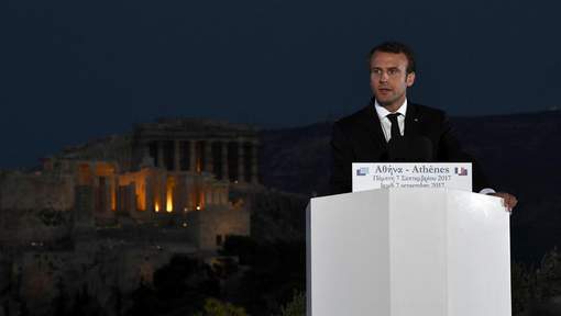 À Athènes, Macron appelle à 