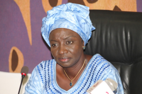 Zappée de l'Assemblée et du Gouvernement: Mimi Touré, ennemie publique n°1 du Palais? Zappée de l'Assemblée et du Gouvernement: Mimi Touré, ennemie publique n°1 du Palais?