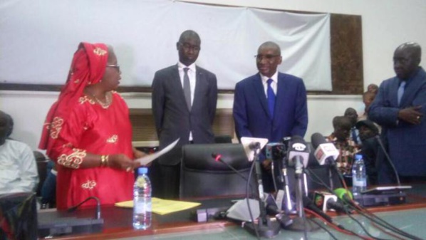 Justice – Mmes Kaba et Fall perturbent la passation de service Justice – Mmes Kaba et Fall perturbent la passation de service