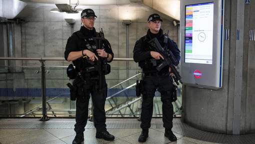 Explosion dans le métro à Londres: d'autres suspects potentiels recherchés