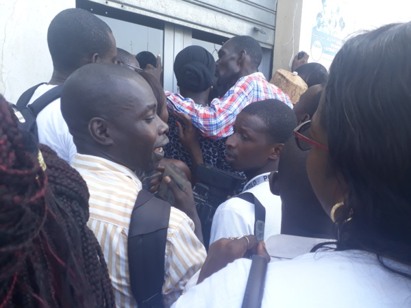 Passation de service au ministère de la Jeunesse- Quand le folklore prend le dessus sur l'essentiel Passation de service au ministère de la Jeunesse- Quand le folklore prend le dessus sur l'essentiel