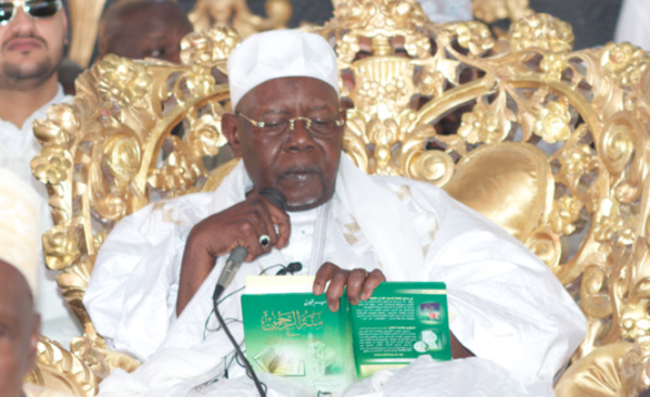 Serigne Abdou Aziz Sy repose désormais à côté de Serigne Babacar Sy Serigne Abdou Aziz Sy repose désormais à côté de Serigne Babacar Sy