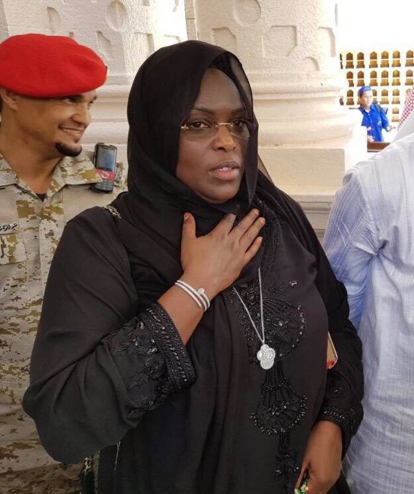 Marième Faye Sall rend hommage à Serigne Abdou Aziz Sy « Al Amine » et présente ses condoléances à la communauté Tidiane