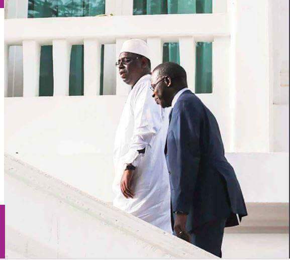Rien n'est de trop pour rempiler- A quelques mois de la Présidentielle au Sénégal, Macky "le patron" casque des millions de francs cfa à Jeune Afrique pour son image Rien n'est de trop pour rempiler- A quelques mois de la Présidentielle au Sénégal, Macky "le patron" casque des millions de francs cfa à Jeune Afrique pour son image