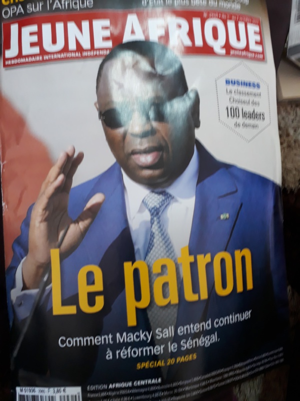 Rien n'est de trop pour rempiler- A quelques mois de la Présidentielle au Sénégal, Macky "le patron" casque des millions de francs cfa à Jeune Afrique pour son image Rien n'est de trop pour rempiler- A quelques mois de la Présidentielle au Sénégal, Macky "le patron" casque des millions de francs cfa à Jeune Afrique pour son image