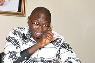 Entrée en politique : Ismaïla Madior Fall prend la carte de l’Apr Entrée en politique : Ismaïla Madior Fall prend la carte de l’Apr