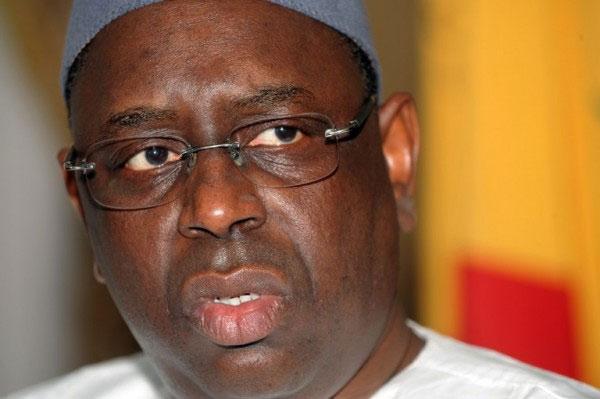 Le tweet raté du président Sall critiqué par les internautes Le tweet raté du président Sall critiqué par les internautes