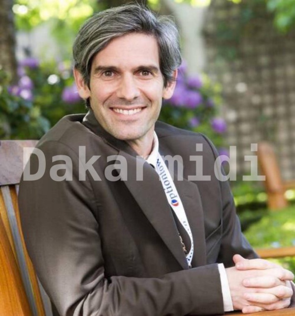 Scène de jalousie à Air Sénégal : Jérôme Maillet n’est pas content de l’attitude de son “petit ami” Désiré Fouet (récit d’un accrochage) Scène de jalousie à Air Sénégal : Jérôme Maillet n’est pas content de l’attitude de son “petit ami” Désiré Fouet (récit d’un accrochage)