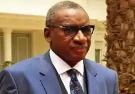 Dénigrements de Wade dans la sous -region: Me Sidiki Kaba en sapeur pompier Dénigrements de Wade dans la sous -region: Me Sidiki Kaba en sapeur pompier