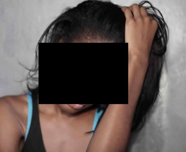 Une fillette de 16 ans humilie son père devant la barre : « Non, J’ai commencé à faire l’amour à l’âge de 13 ans » Une fillette de 16 ans humilie son père devant la barre : « Non, J’ai commencé à faire l’amour à l’âge de 13 ans »