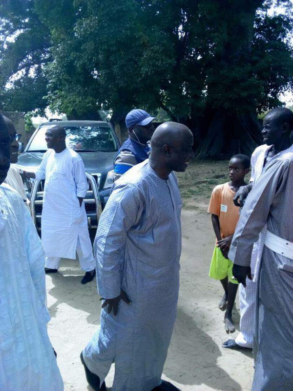 Idrissa Seck défie Macky - Le patron de Rewmi entame sa tournée nationale à Fatick (images) Idrissa Seck défie Macky - Le patron de Rewmi entame sa tournée nationale à Fatick (images)