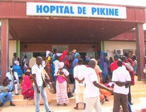 Vidéo-Hôpital de Pikine : Agents et patients se donnent en spectacle, le personnel se lave à grande eau