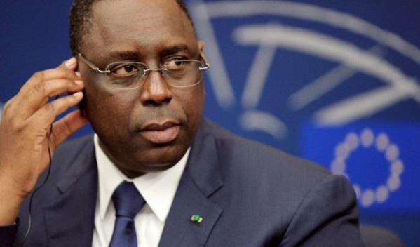 MACKY SALL ANNONCE LA MISE À DISPOSITION D’UNE MACHINE POUR CONFECTIONNER LES PASSEPORTS DES SÉNÉGALAIS DE L’AFRIQUE AUSTRALE
