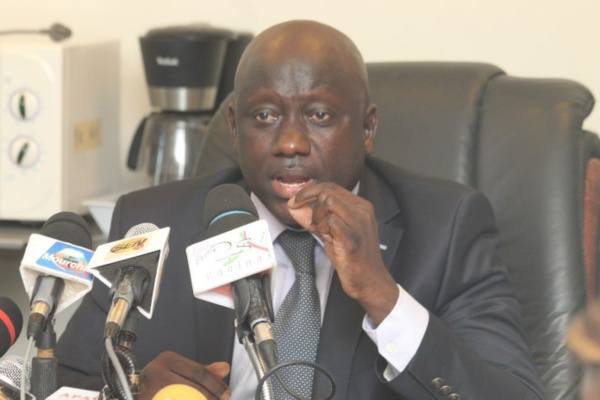 Bassirou Gueye demande à « dévêtir » Khalifa Sall de son immunité parlementaire Bassirou Gueye demande à « dévêtir » Khalifa Sall de son immunité parlementaire