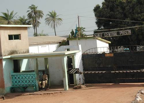 Gambie : L'ancien médecin de la NIA retourne à la prison Mile 2
