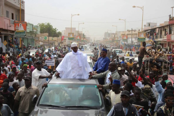 Mobilisation exceptionnelle: Me Wade efface les traces de Macky Sall à Touba Mobilisation exceptionnelle: Me Wade efface les traces de Macky Sall à Touba