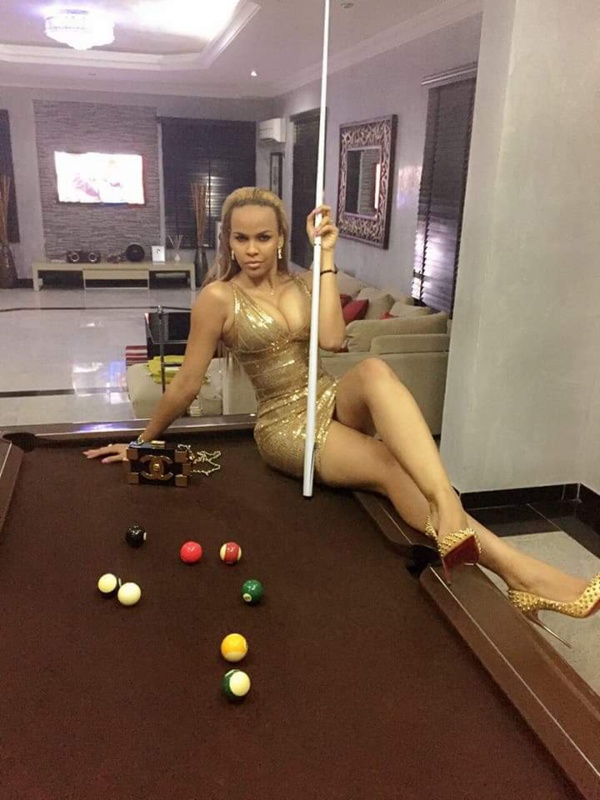 Karina Tavares se...devoile! 