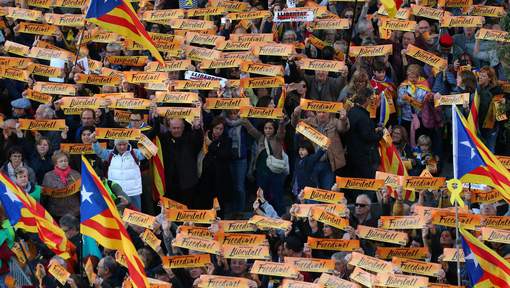 Grande manifestation à Barcelone pour la liberté des dirigeants indépendantistes