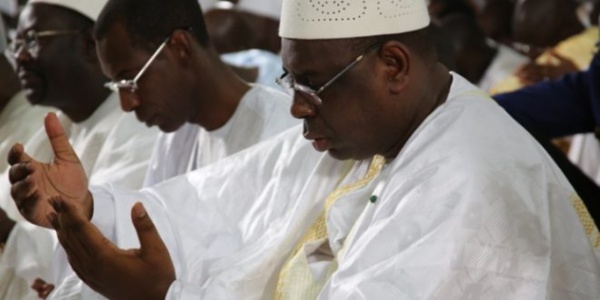 Fatick – Le président Macky Sall assiste aux funérailles de Bolo Timbo
