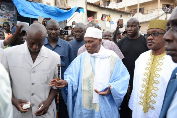 Dette – Wade désigne des lieutenants pour débattre avec… Dette – Wade désigne des lieutenants pour débattre avec…