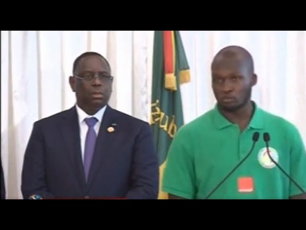 Le Pr Sall leur offre 20 millions chacun, ils exigent des passeports diplomatiques - Les "Lions" trop gourmands? Le Pr Sall leur offre 20 millions chacun, ils exigent des passeports diplomatiques - Les "Lions" trop gourmands?