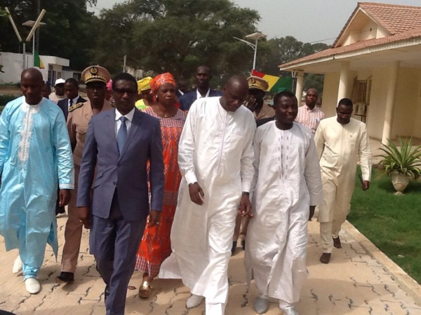 Comédie à Ziguinchor : Quand ces autorités président une cérémonie caduque Comédie à Ziguinchor : Quand ces autorités président une cérémonie caduque