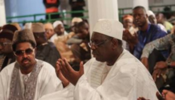 Dialogue politique: quand Ahmed Khalifa Niasse raille Macky Sall: "il est le roi Louis zéro" Dialogue politique: quand Ahmed Khalifa Niasse raille Macky Sall: "il est le roi Louis zéro"
