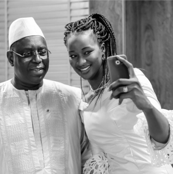 Macky Sall, un adepte des selfies Macky Sall, un adepte des selfies