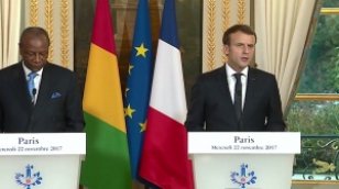 Macron qualifie de "crimes contre l'humanité" la vente de migrants comme esclaves en Libye