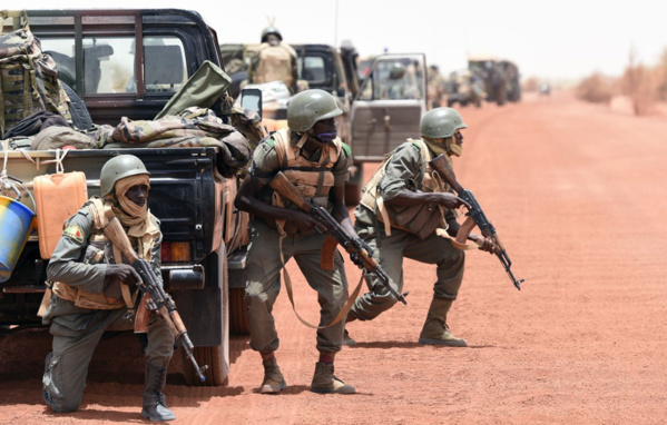 Mali: Quatre Casques bleus et un soldat malien tués dans deux attaques