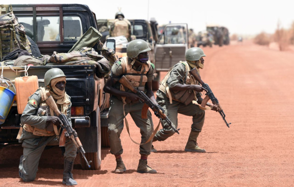 Mali: Quatre Casques bleus et un soldat malien tués dans deux attaques Mali: Quatre Casques bleus et un soldat malien tués dans deux attaques